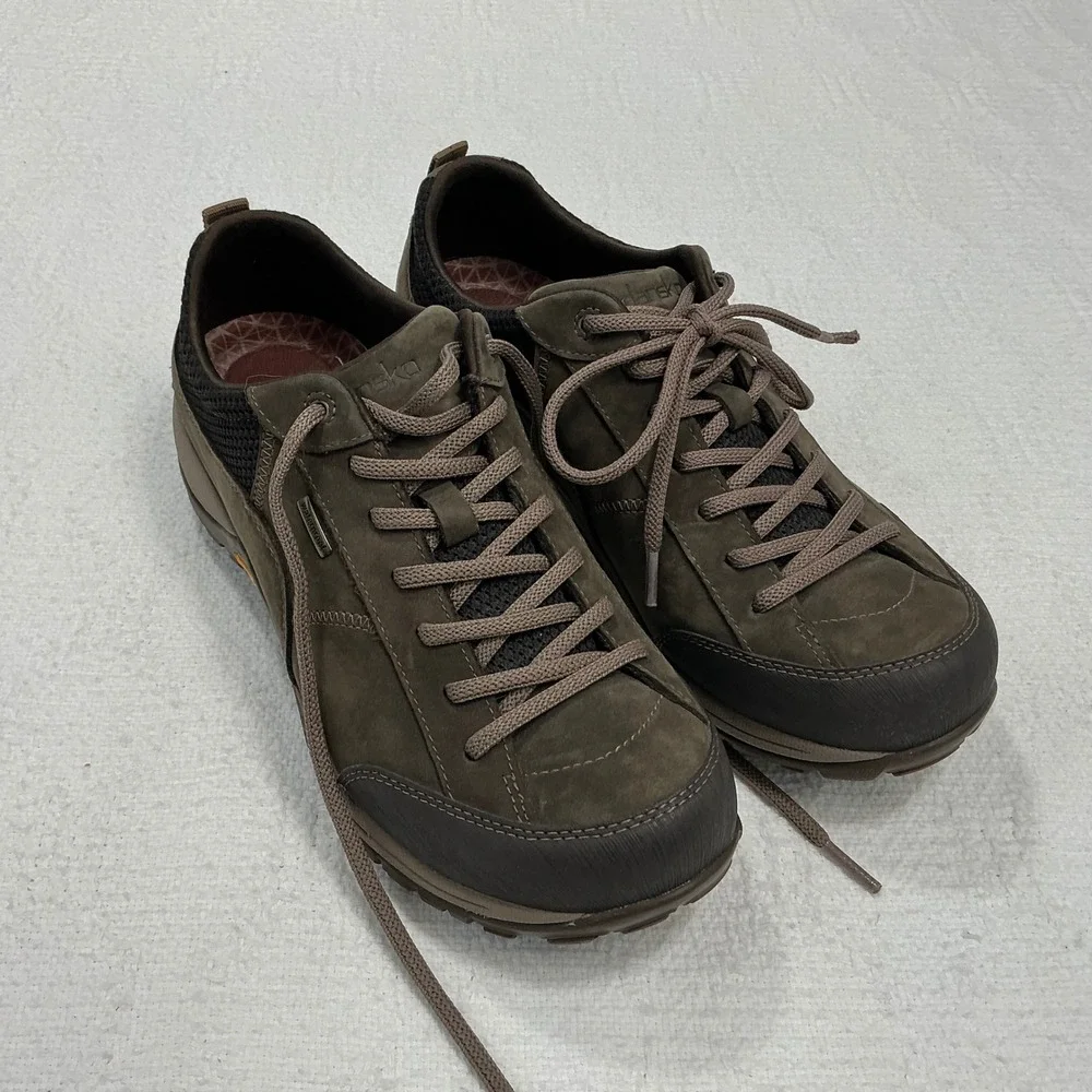 Dansko Paisley Walnut Suede Waterproof Walking Shoes Vibram Sole 41 4350457278‎